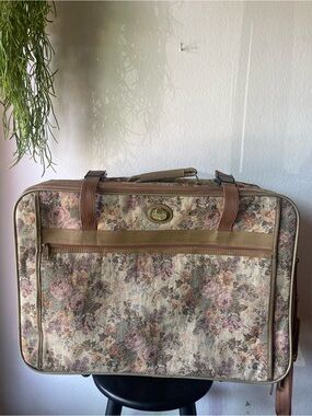 Floral Tapestry Carry-On Bag in Beige and Dusty Rose